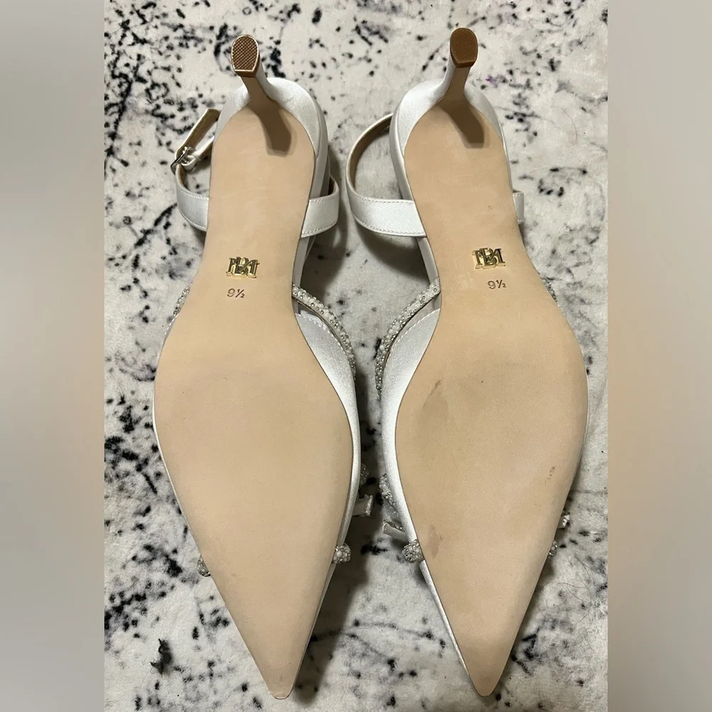 Badgley Mischka Angelina Slingback Pointed Toe Kitten Heel Pump -white Satin 9.5